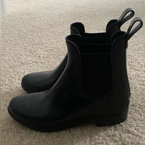 Cute black rain boots.